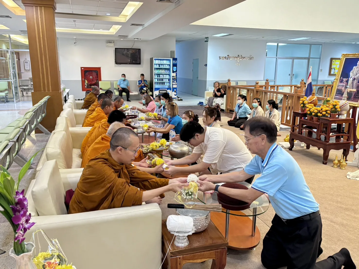 ถวายเครื่องไทยธรรมแด่พระสงฆ์ วันเข้าพรรษา 2569